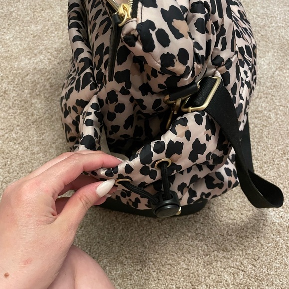 Itzy Ritzy Weekender bag in cheetah - Picture 11 of 11